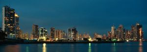 Ciudad_de_Panama_de_noche-300x106.jpg